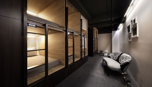 Dormitorio compartido, solo para hombres