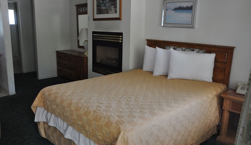 Deluxe Studio Suite, 1 Queen Bed, 1 Sofa bed, Kitchen, Non Smoking