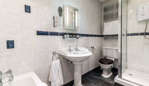 Habitación de lujo con 1 cama doble o 2 individuales, baño privado (The Nene)