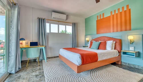 Street view queen suite