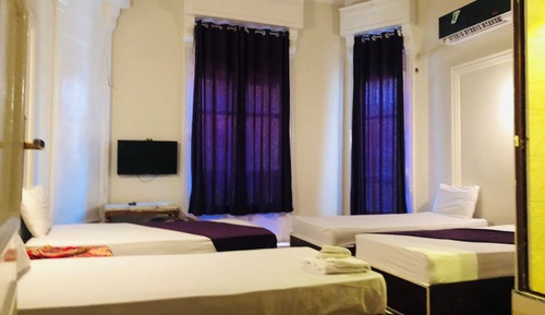 Basic Shared Dormitory, Mixed Dorm, Shared Bathroom (Non Arab & Non Egyption)