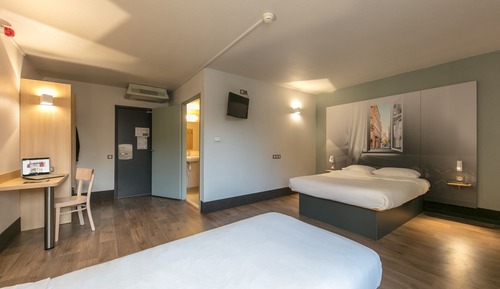 Habitación triple estándar, accesible en silla de ruedas