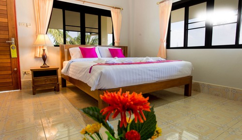 Habitación Deluxe doble, 1 cama de matrimonio grande, vistas parciales al mar