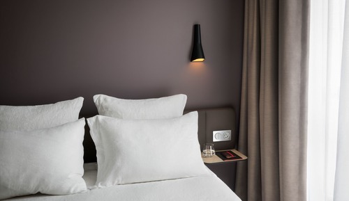 Habitación Premium con vistas al Ródano que incluye snacks y bebidas de autoservicio en el Club