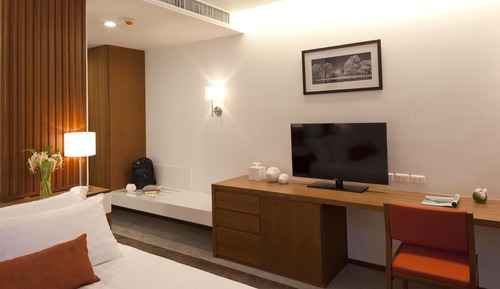 Superior with Bathtub