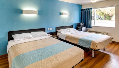 Habitación estándar, 2 camas de matrimonio, fumadores
