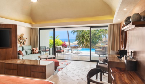 Club Ocean View Swim Up Suite King (18+only)