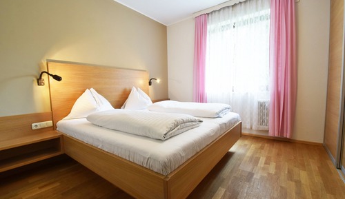 Apartamento, 2 habitaciones, balcón, vistas al jardín