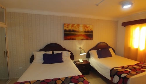 Habitación básica, 2 camas de matrimonio
