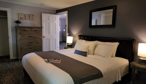 King & Queen Suite