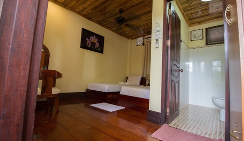 Deluxe Twin with balcony river view 