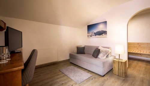 Junior Suite (for 2 + 2)