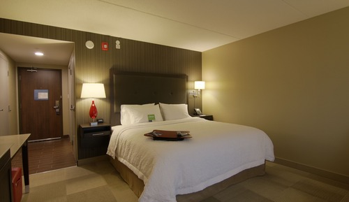 Habitación, 1 cama de matrimonio grande, frigorífico y microondas