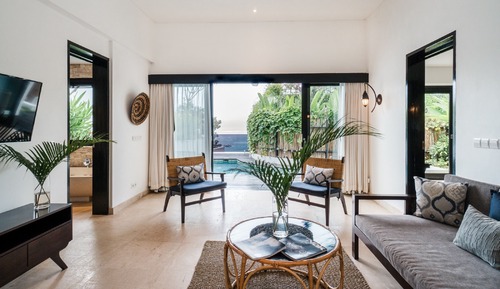 Suite with Swimming Pool