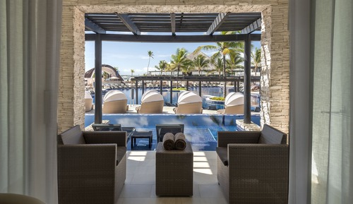 Luxury Junior Suite Swim Out Diamond Club