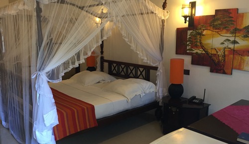 Deluxe Cabana