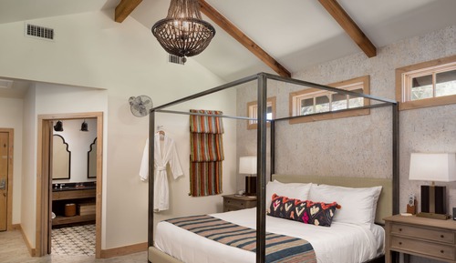 Vista Room 1 King Bed