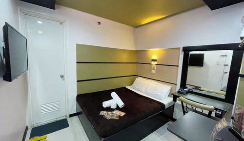 Fiesta Room (No Window)