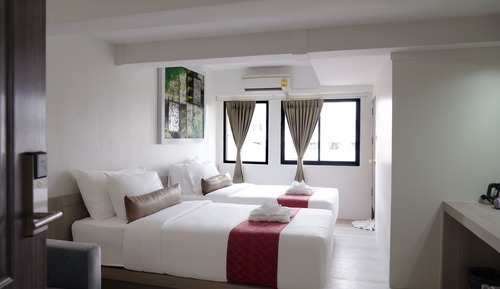 Habitación superior con 2 camas individuales (with Window)