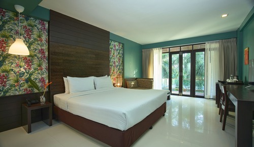 Deluxe balcony king bed