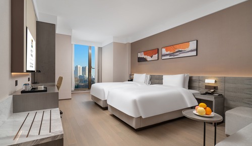 Habitación, varias camas, vistas al jardín
