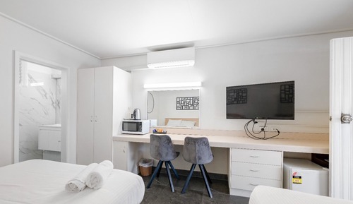 Deluxe Family Room