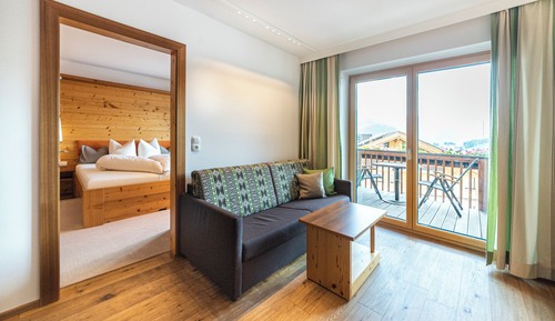 Apartamento, 2 habitaciones, balcón, vistas a la montaña (App 8)