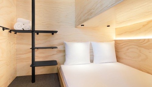Cabina Sleep con baño compartido