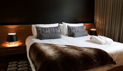 Appart'hotel, 2 chambres, rez-de-jardin