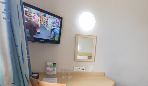 Habitación con 2 camas individuales, accesible para personas con discapacidad, no fumadores