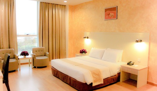 Deluxe King Room