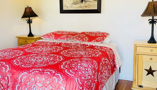 Premium 2 Bedrooms Waterfront Cottage, Full Kitchen