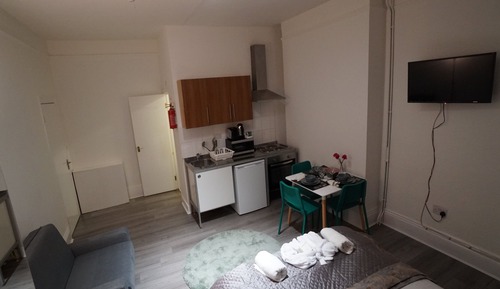 Estudio, baño privado (Apartment 4)