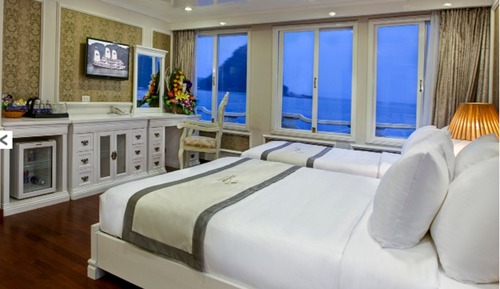 Habitación triple familiar, varias camas, bañera, vistas al mar (Exclusive)