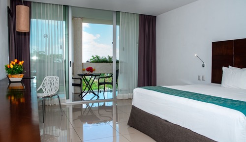 Habitación ejecutiva, 1 cama de matrimonio grande, frigorífico, vistas al jardín