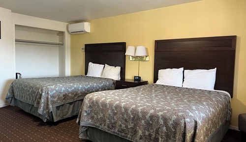 Deluxe Queen with Two Queen Beds- No Pets Allowed