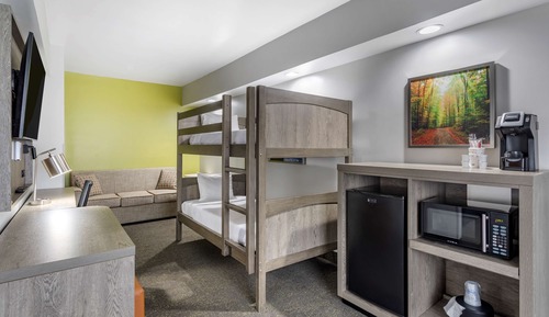 Suite, varias camas, no fumadores, balcón (with Sofabed)