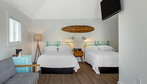 Habitación básica doble, 2 camas dobles, accesible para personas con discapacidad