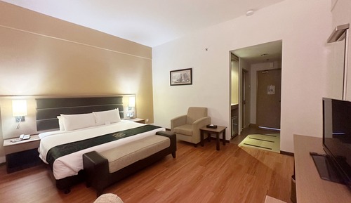 Superior King Room