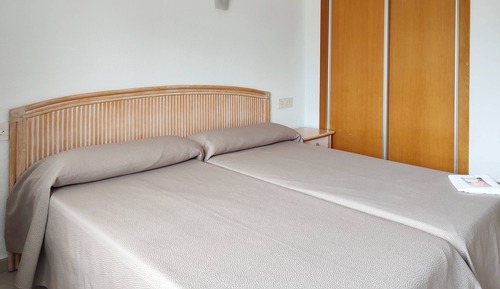 Habitación con 2 camas individuales