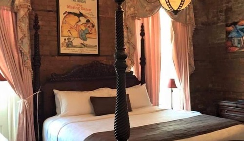 Habitación individual de luna de miel, 1 cama de matrimonio grande, balcón, vistas a la ciudad