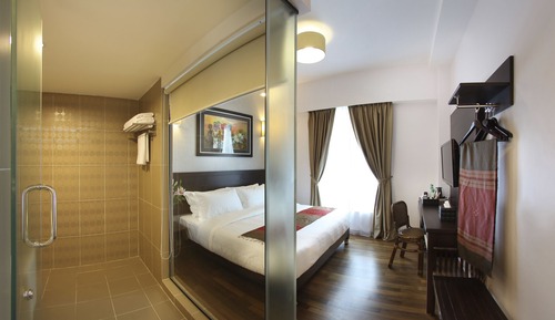 Habitación Deluxe doble, 1 cama de matrimonio grande, vistas a la ciudad