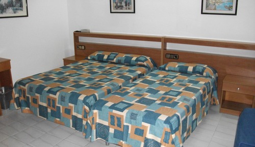 Habitación Triple (2 adultos y 1 niño)