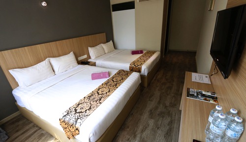Habitación cuádruple Deluxe (Window)