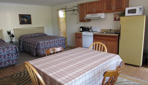 2 Double Beds With Kitchen