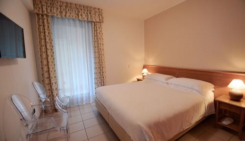 Apartamento, 2 habitaciones, balcón
