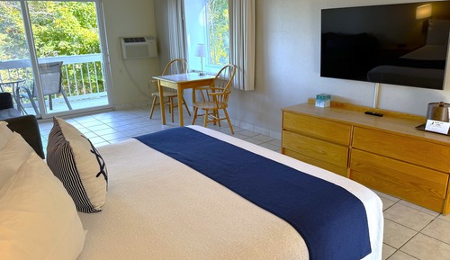 Pet Friendly Room, 1 King Bed with Sofa Bed, Balcony, Ocean View (1st Floor)