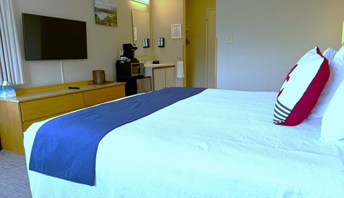 Habitación estándar, 1 cama de matrimonio grande, vistas a la montaña