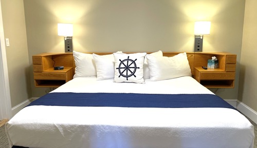 Deluxe Suite, 1 King Bed with Sofa Bed, Ocean View (Ground Floor)