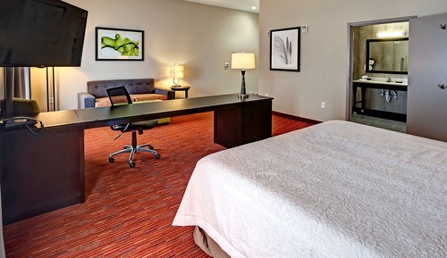 Estudio, 1 cama de matrimonio grande, frigorífico y microondas